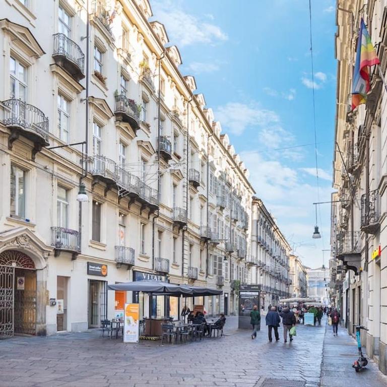 Historical suite - Pieno Centro - Porta nuova- Piazza Castello - Two-Bedroom Apartment - 33
