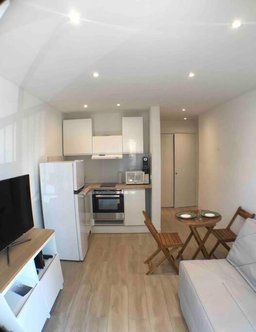 Nice bas Cimiez- Coquet F1, climatisée, Parking - Appartement 1 Chambre - 2
