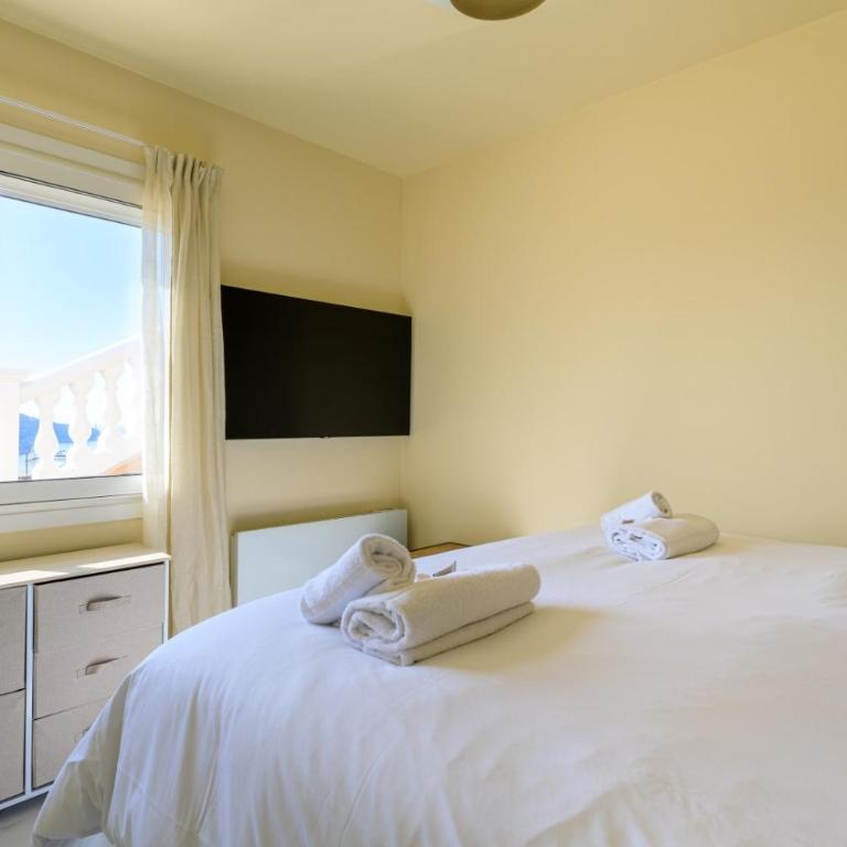VILLA BELLE VUE VI4394 By Riviera Holiday Homes - Villa - Vue sur Mer - 39