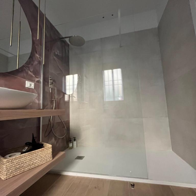 Calari Rooms - Affittacamere - Camera Matrimoniale con Bagno Privato - 9