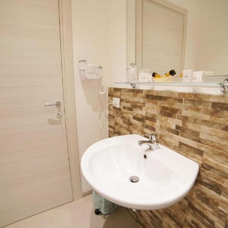 Basilicata Host to Host - Matera Charme Rooms - Camera Matrimoniale Deluxe con Balcone - 11