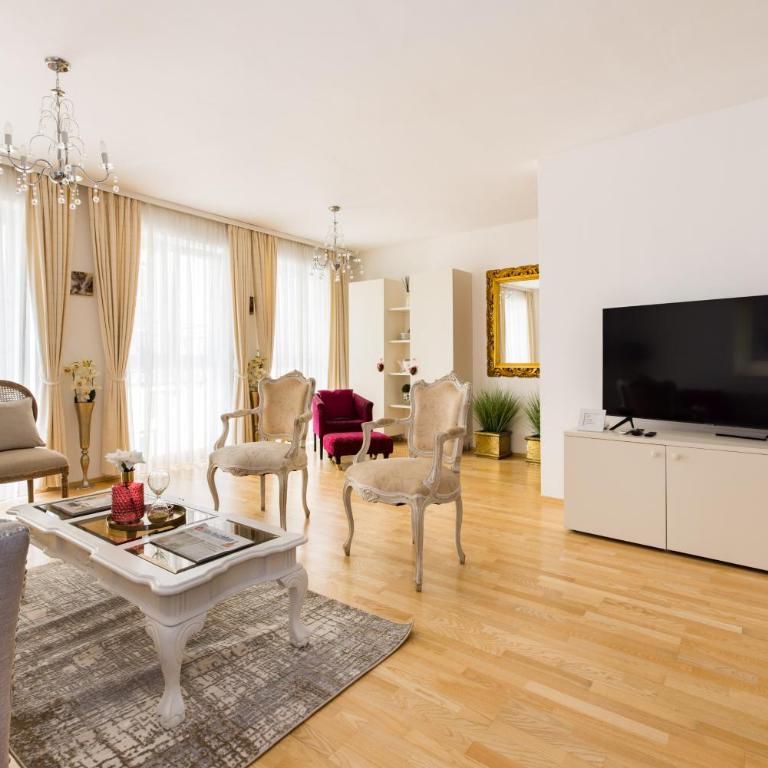Pfamhaus Luxury Apartments - Three-Bedroom Home - 3