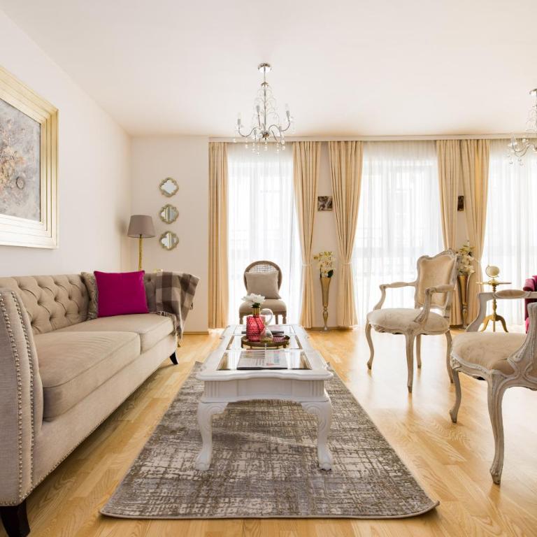 Pfamhaus Luxury Apartments - Three-Bedroom Home - 4