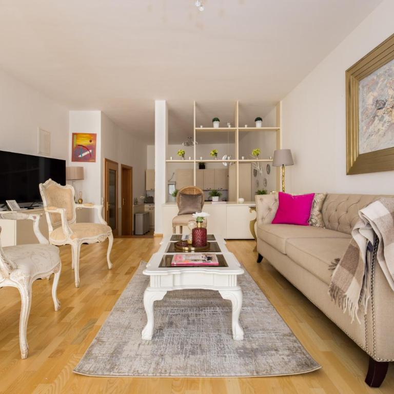 Pfamhaus Luxury Apartments - Three-Bedroom Home - 5