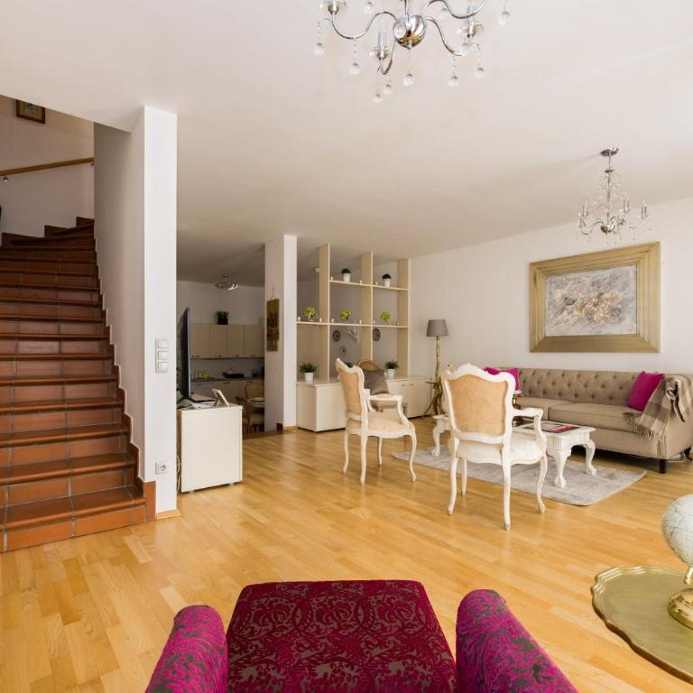 Pfamhaus Luxury Apartments - Three-Bedroom Home - 6