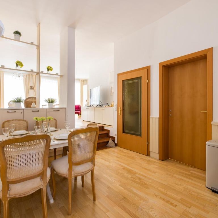 Pfamhaus Luxury Apartments - Three-Bedroom Home - 11