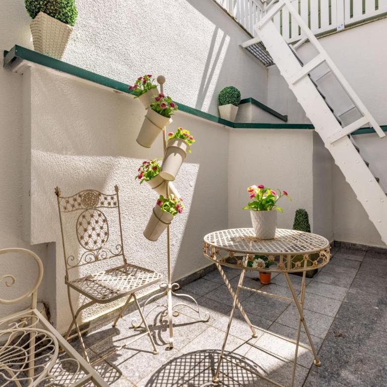 Pfamhaus Luxury Apartments - Three-Bedroom Home - 16