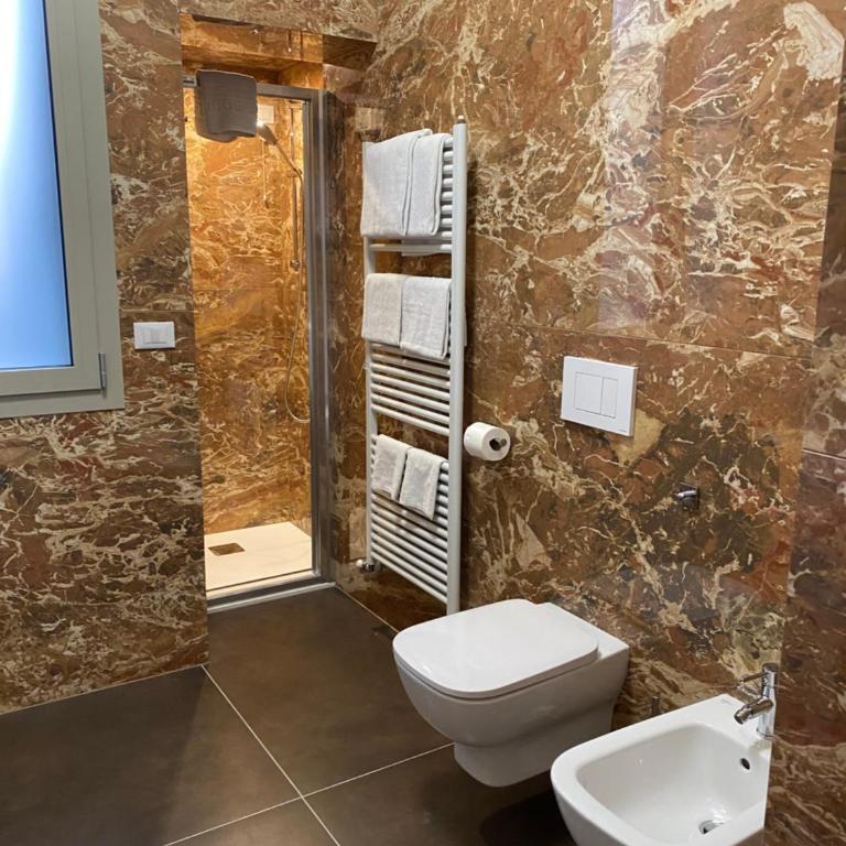 Residenza Grazioli 2 - Camera Matrimoniale con Bagno Privato - 6