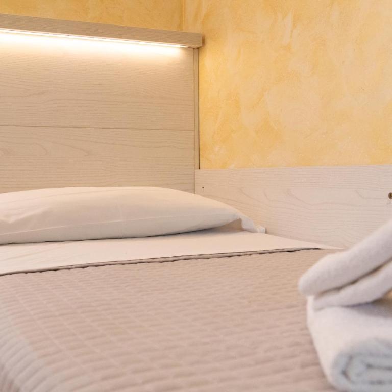 Hotel Hawaii Bed and Coffee - Single Room - Attic - 7