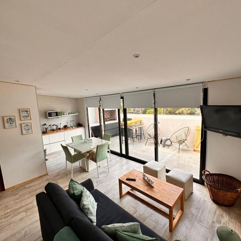 PuroBeach Suites - Apartment with Balcony - 1