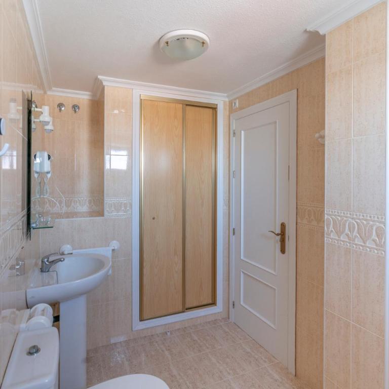 Apartamento ROSA del MAR Playas de Vera Ático en Primera Línea de Playa Piscina al Aire Libre Aparcamiento Gratuito WiFi Muy Rápido Acogedor con Calefacción - Appartement 2 Chambres - 47