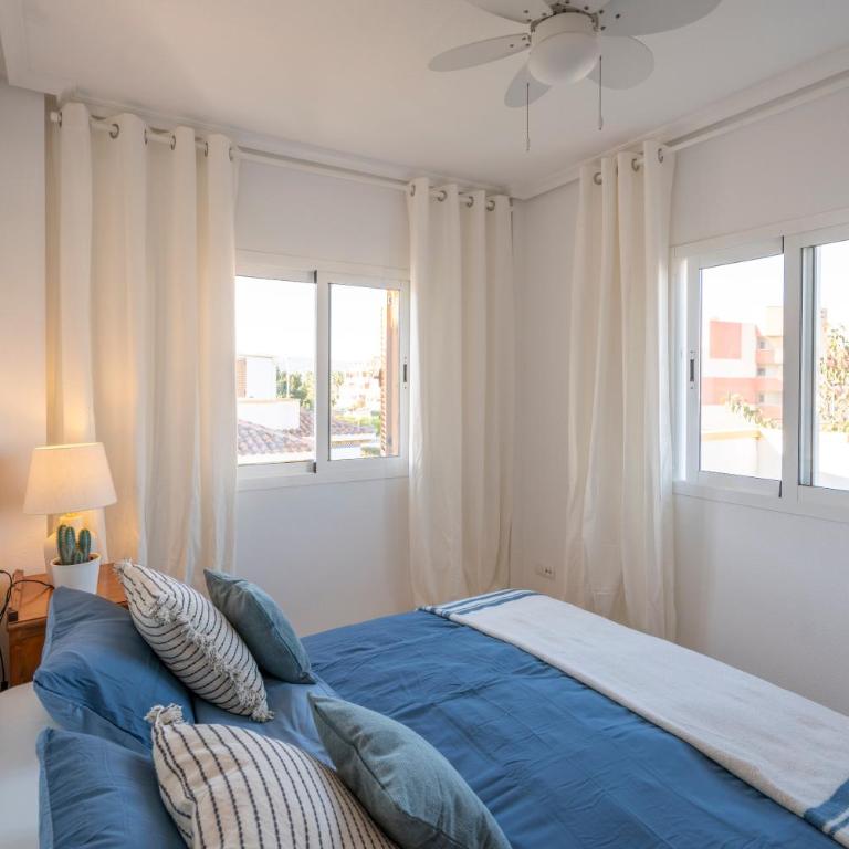 Apartamento ROSA del MAR Playas de Vera Ático en Primera Línea de Playa Piscina al Aire Libre Aparcamiento Gratuito WiFi Muy Rápido Acogedor con Calefacción - Appartement 2 Chambres - 27
