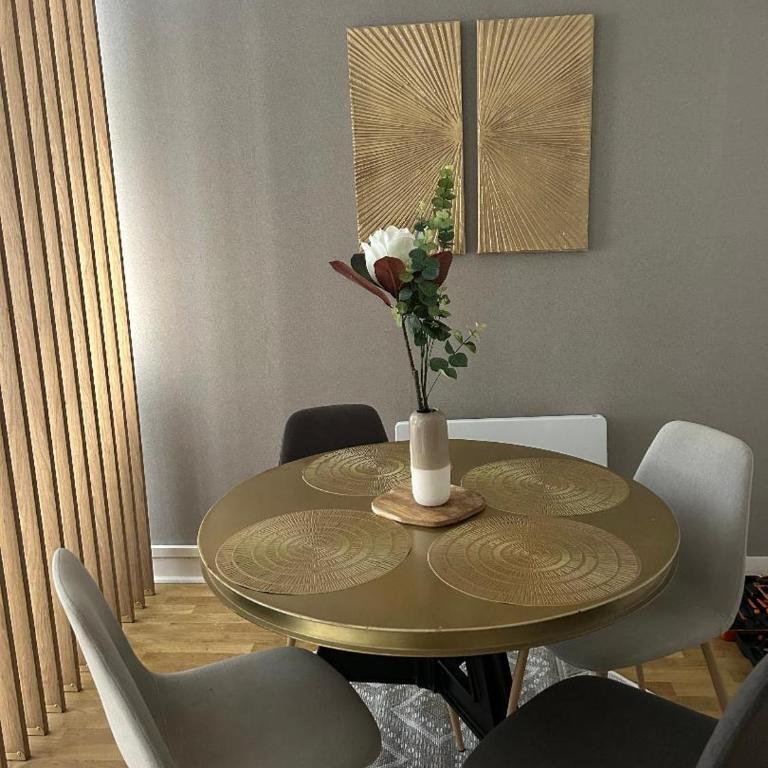 Dieppe F2 pour 4 personnes emplacement idéal 2 min à pied de la plage et des boutiques - Appartement 1 Chambre - 12