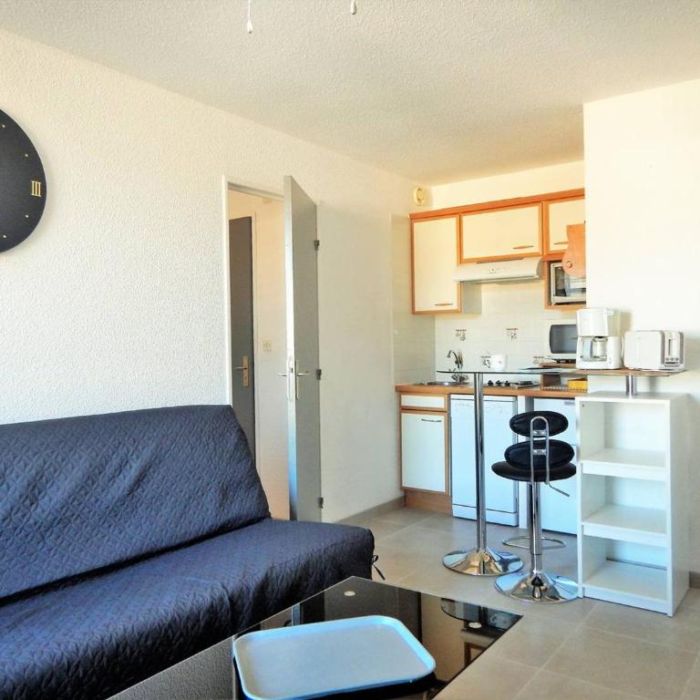 Appartement 2 pièces avec loggia, garage, 3 min de la mer, classé 2 étoiles, ménage inclus - FR-1-251-552 - Appartement - 2