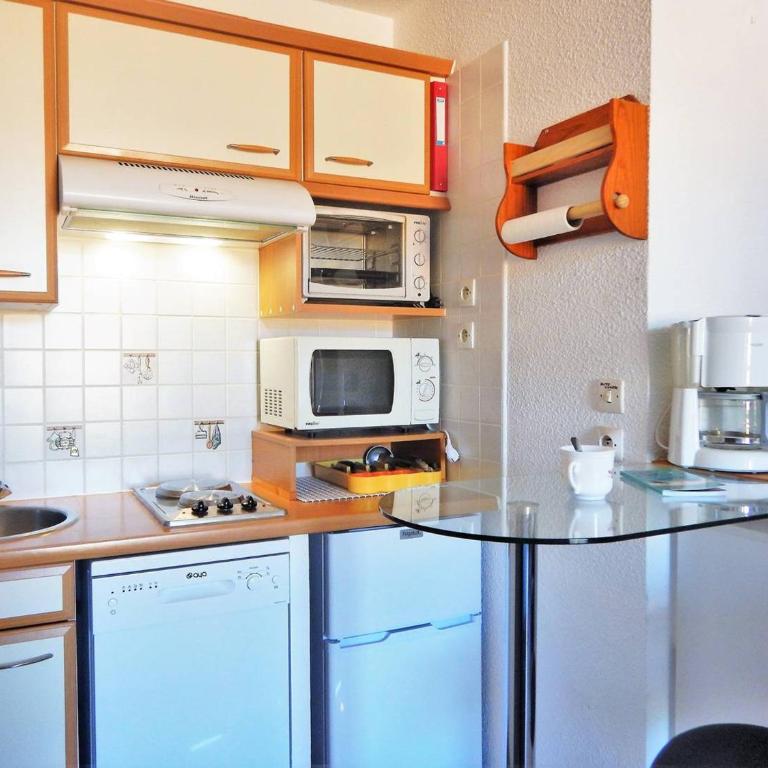 Appartement 2 pièces avec loggia, garage, 3 min de la mer, classé 2 étoiles, ménage inclus - FR-1-251-552 - Appartement - 3