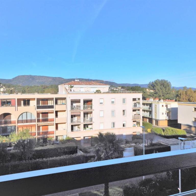 Appartement 2 pièces avec loggia, garage, 3 min de la mer, classé 2 étoiles, ménage inclus - FR-1-251-552 - Appartement - 9