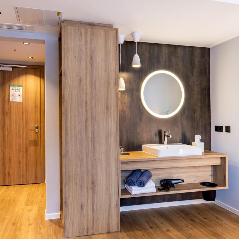 BOLLWERK Lifestyle Hotel, automatisiertes Hotel mit Self Check In - Superior Plus Studio mit Klimaanlage - 5
