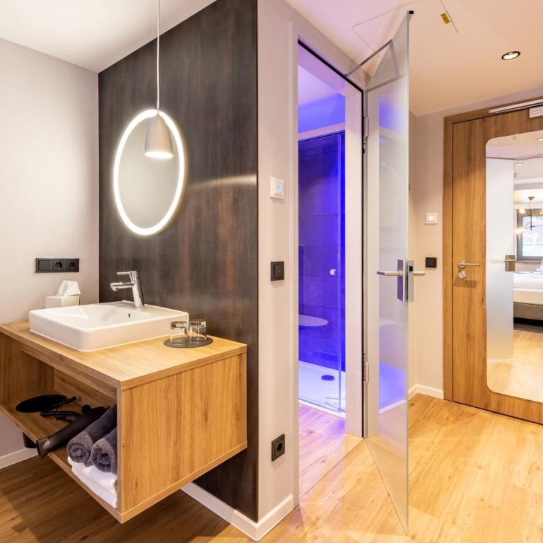 BOLLWERK Lifestyle Hotel, automatisiertes Hotel mit Self Check In - Superior Plus Studio mit Klimaanlage - 10