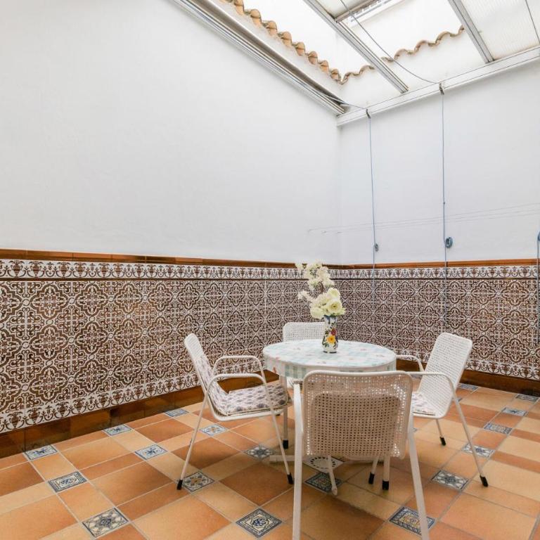 1 Bedroom Awesome Apartment In Sevilla - Apartamento de 1 dormitorio - 1