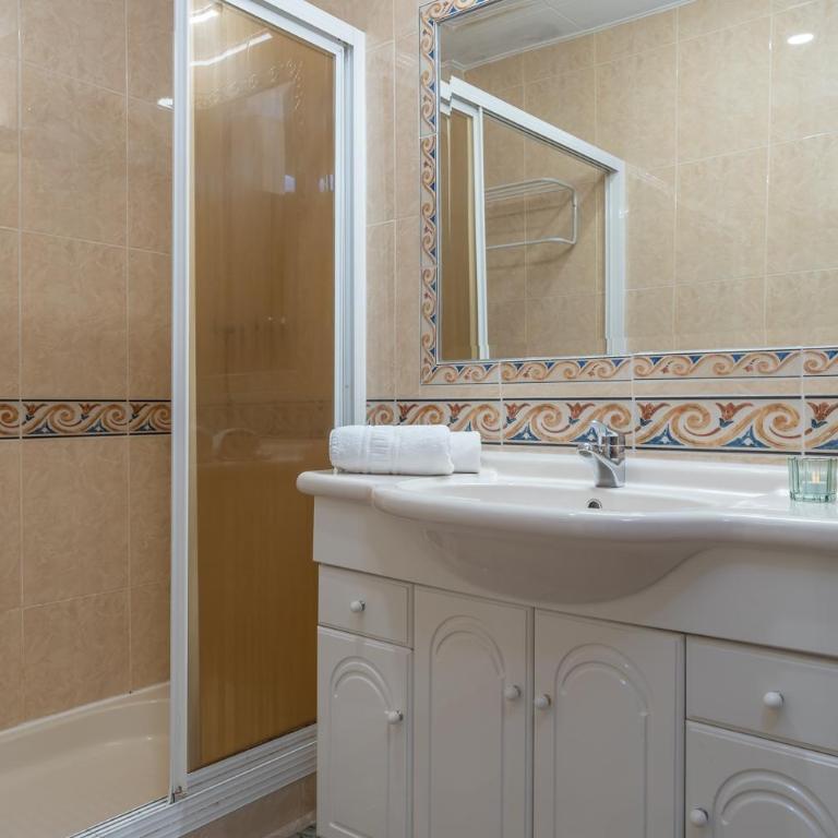 tuGuest Gran Via 42 - Apartment - 30