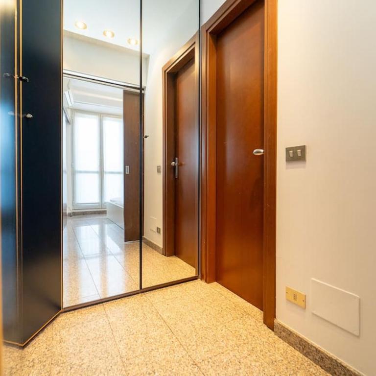 [ 5 Giornate ] Apt con terrazzo e garage privato - Appartamento con 1 Camera da Letto - 3