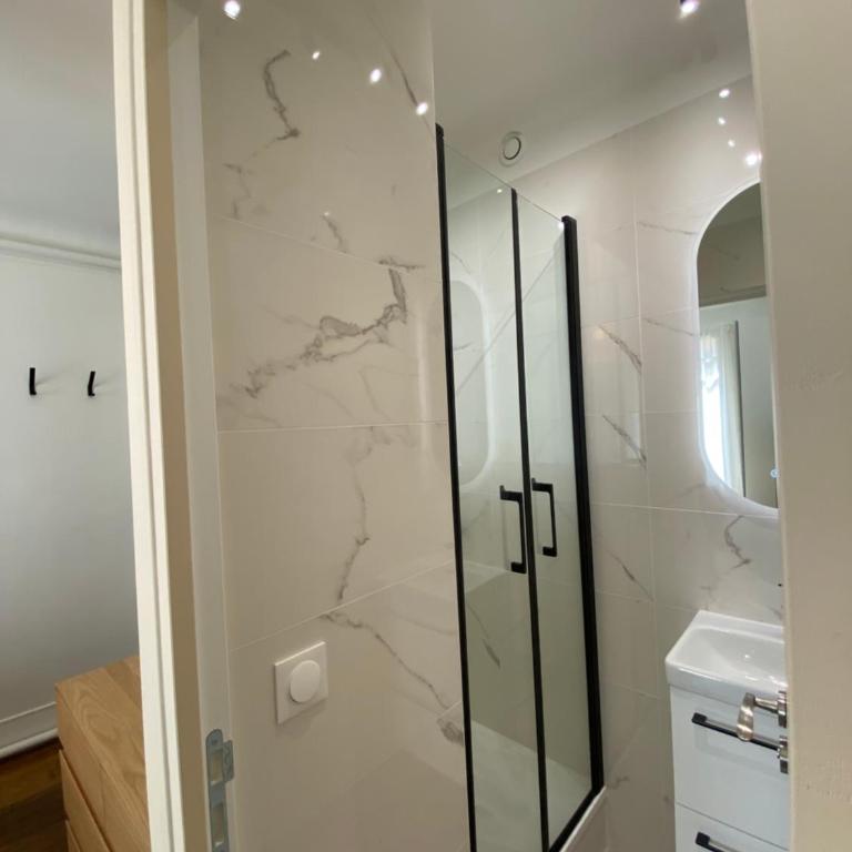 Maison Auguste - Chambre Double avec Salle de Bains Privative - 6