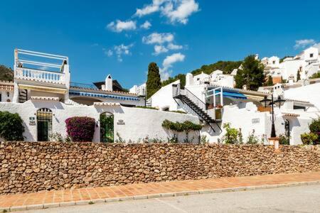 Hermosa casa con terraza e increíbles vistas al mar y la montaña - Chalet - 16