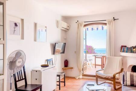 Bonito apartamento con preciosas vistas y piscina - Apartamento - 2