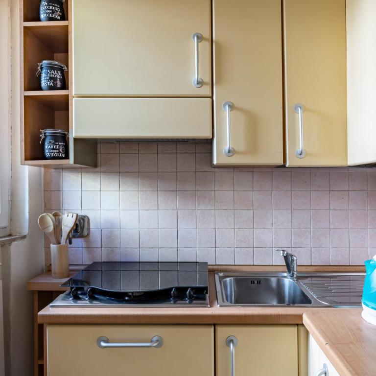 GuestHost - Urban Oasis - Central Apartment with Garden - Appartamento con 2 Camere da Letto - 10