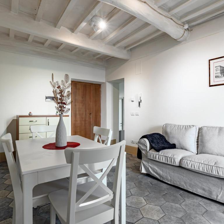 GuestHost - Urban Oasis - Central Apartment with Garden - Appartamento con 2 Camere da Letto - 2