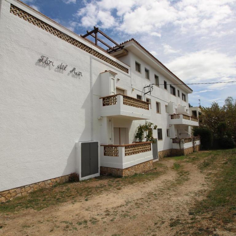 Apartamento luminoso en 1ª línea de mar con terraza y vistas, cerca de playas y comercios. - ES-228-36 - Apartamento - 3
