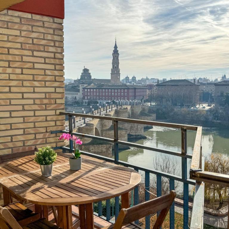 El Puente del Pilar - Turistea Suites - Two-Bedroom Apartment - 1