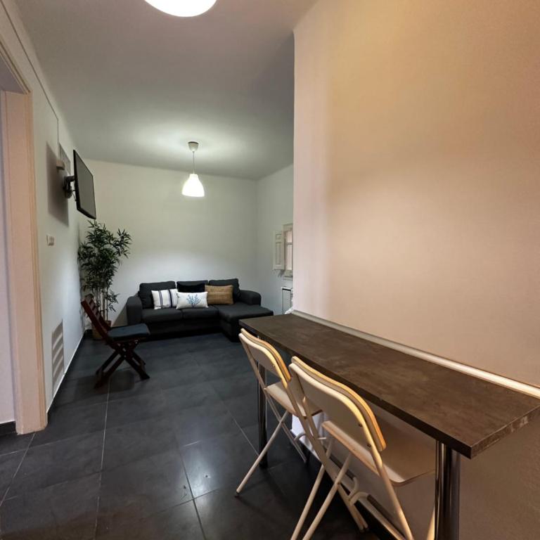 Apartments near Ramblas - Only for stays over 32 days - Apartment with Balcony - 6