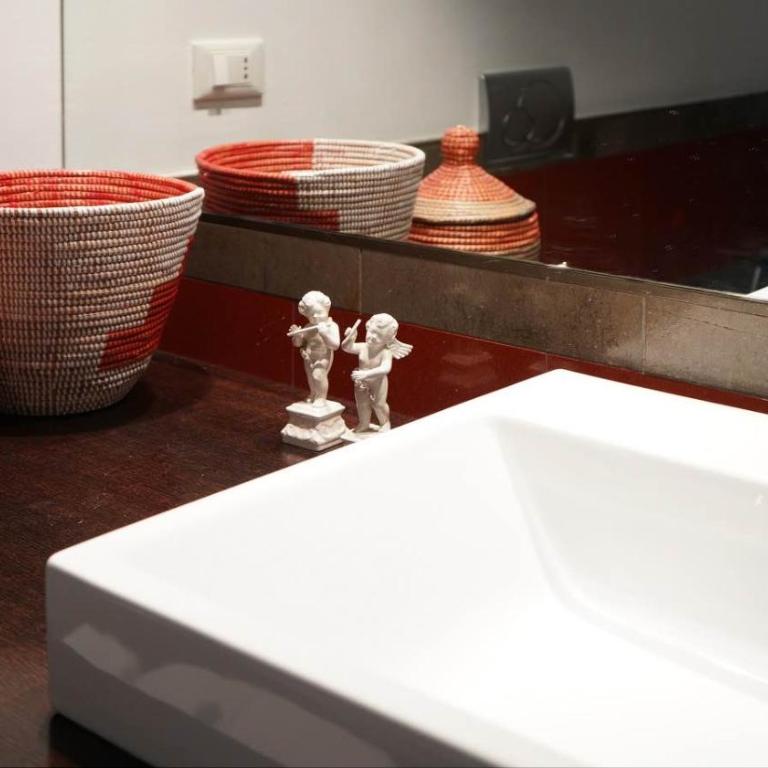 B&B Azuni Home - Camera Tripla con Bagno Privato Esterno - 8