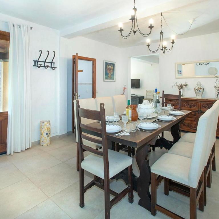 Can Gato by Vintage Travel - Four-Bedroom Villa - 8