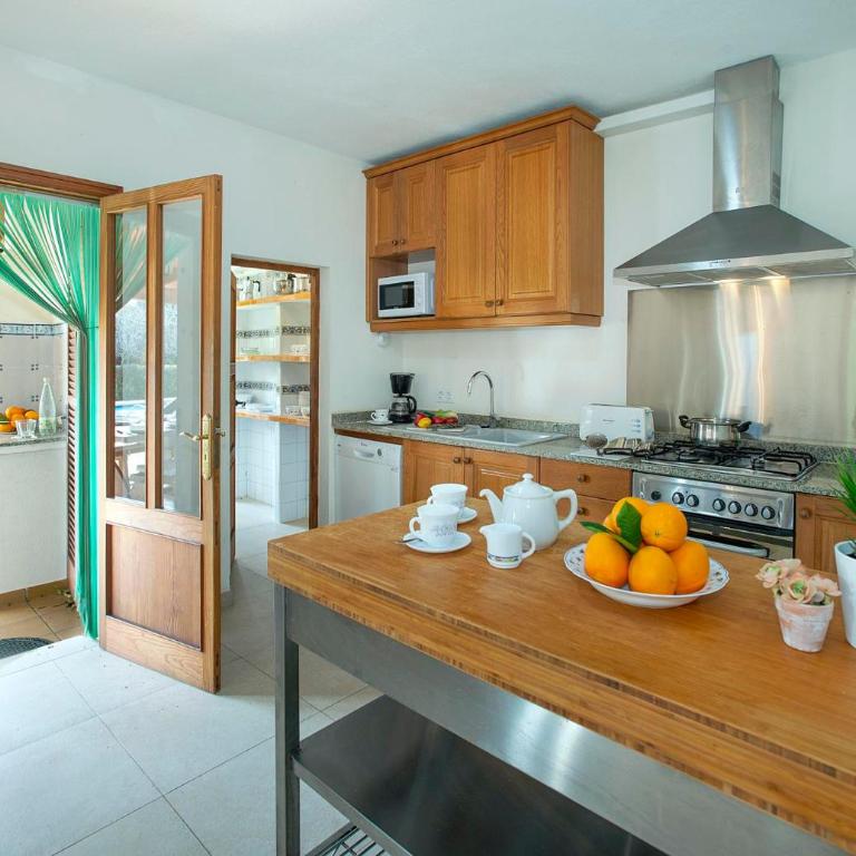 Can Gato by Vintage Travel - Four-Bedroom Villa - 22