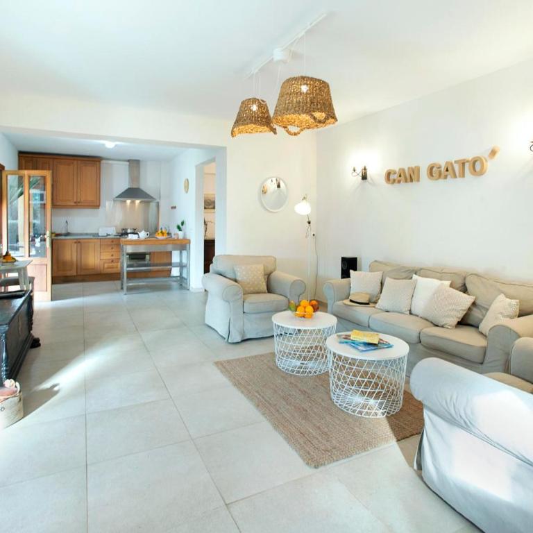 Can Gato by Vintage Travel - Four-Bedroom Villa - 24