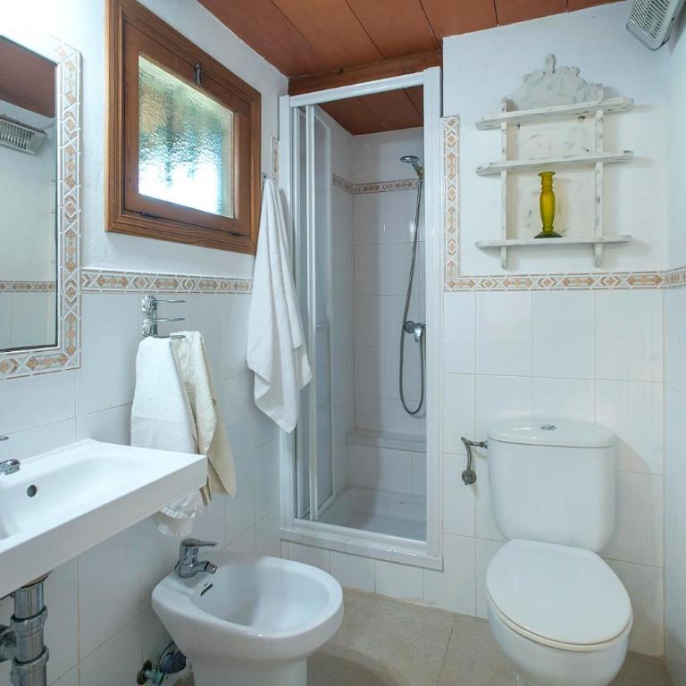 Can Gato by Vintage Travel - Four-Bedroom Villa - 37