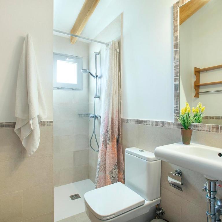 Can Gato by Vintage Travel - Four-Bedroom Villa - 38