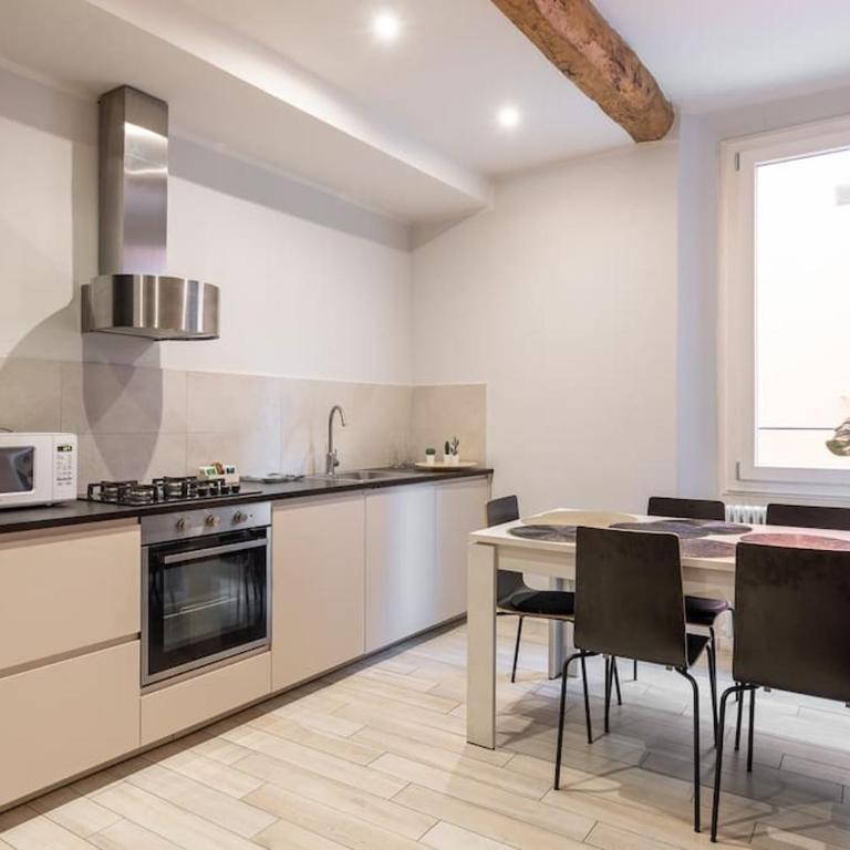 All'ombra delle Due Torri Family Apartment - Appartamento con 3 Camere da Letto - 21