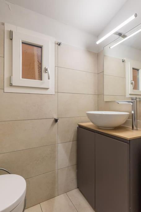 All'ombra delle Due Torri Family Apartment - Appartamento con 3 Camere da Letto - 25