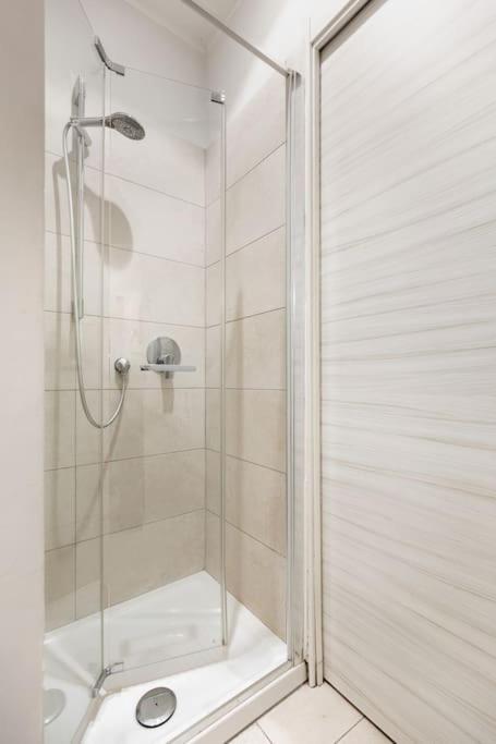 All'ombra delle Due Torri Family Apartment - Appartamento con 3 Camere da Letto - 30