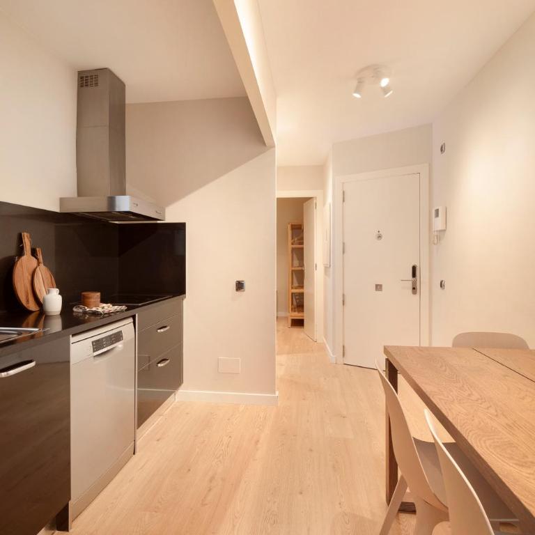 C211 Barcelona - Simaba Group - Two-Bedroom Apartment with Balcony - 18