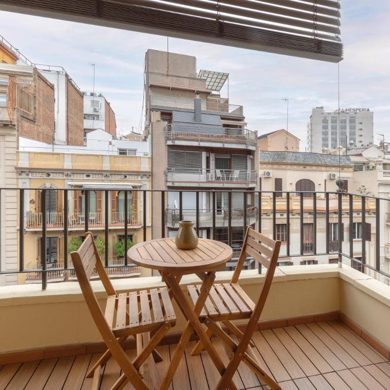 C211 Barcelona - Simaba Group - Two-Bedroom Apartment with Balcony - 21