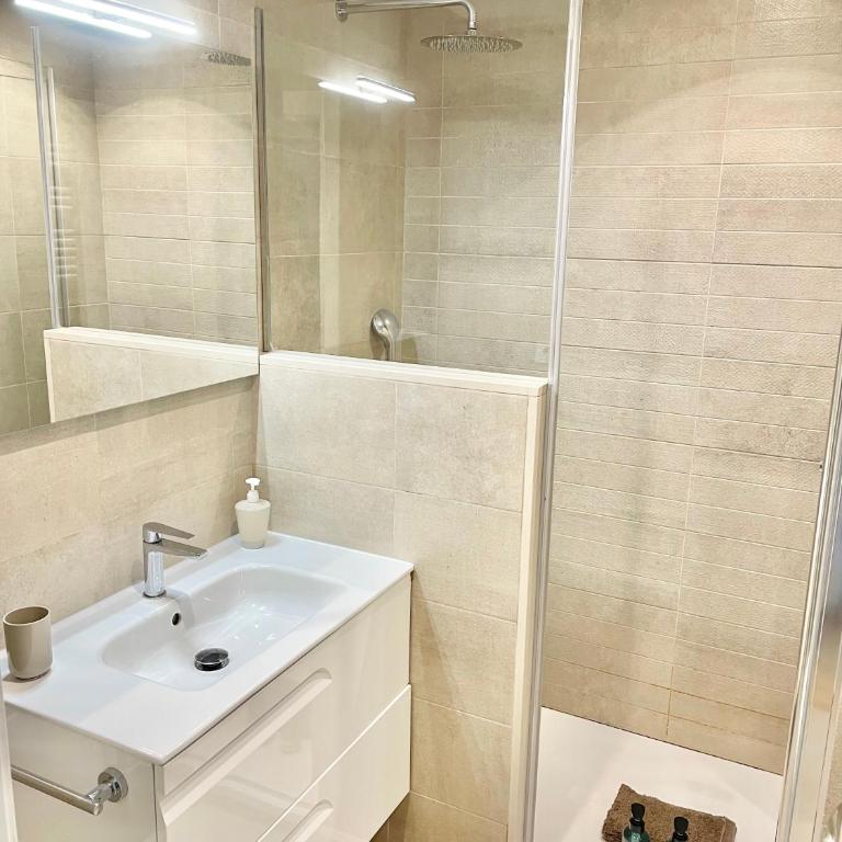 Apartamento San Lorenzo Playa. Vistas al mar. - Apartamento de 2 dormitorios - 4