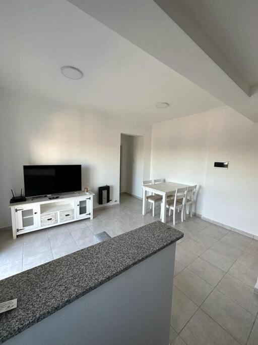 Depto céntrico con cochera - Apartamento de 1 dormitorio - 10