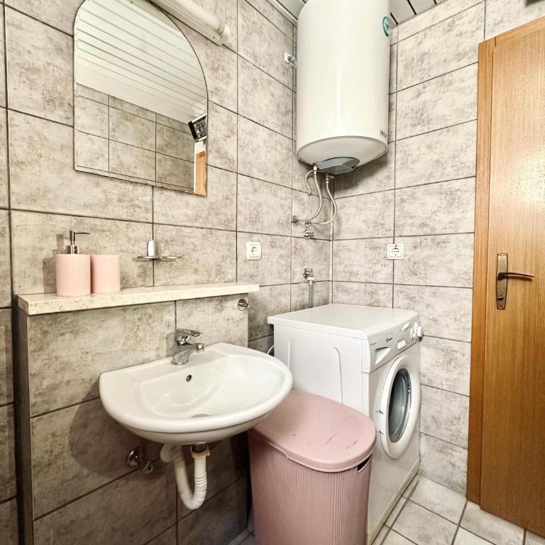 SweetHome - One-Bedroom Apartment - 5