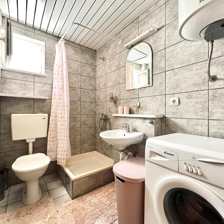 SweetHome - One-Bedroom Apartment - 8