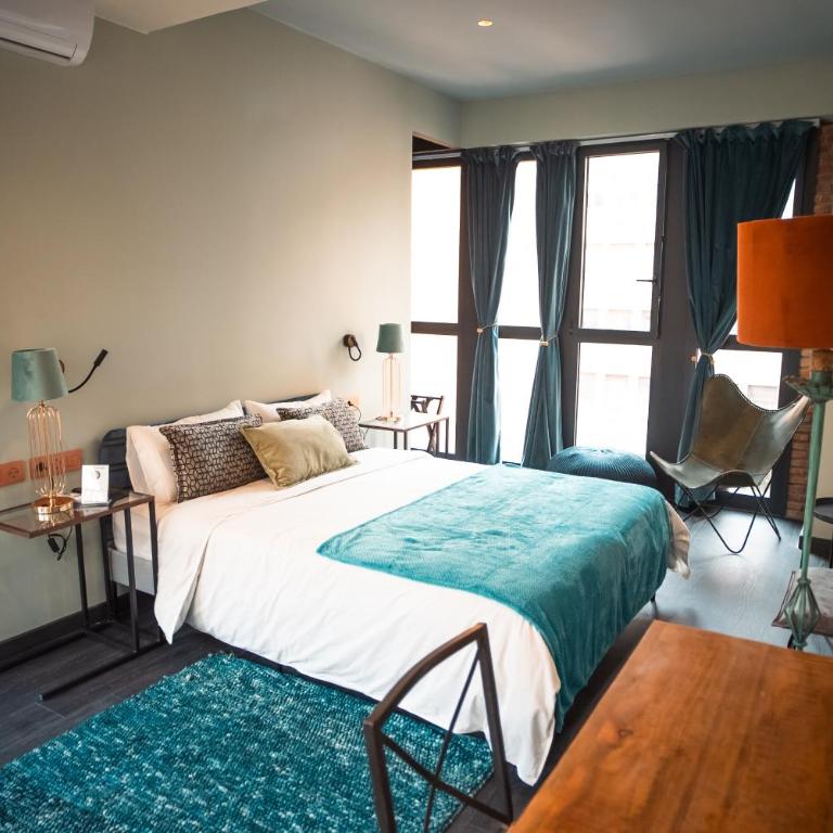 Hotel Lincoln Lounge - Suite with Balcony - 2