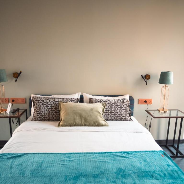 Hotel Lincoln Lounge - Suite with Balcony - 19